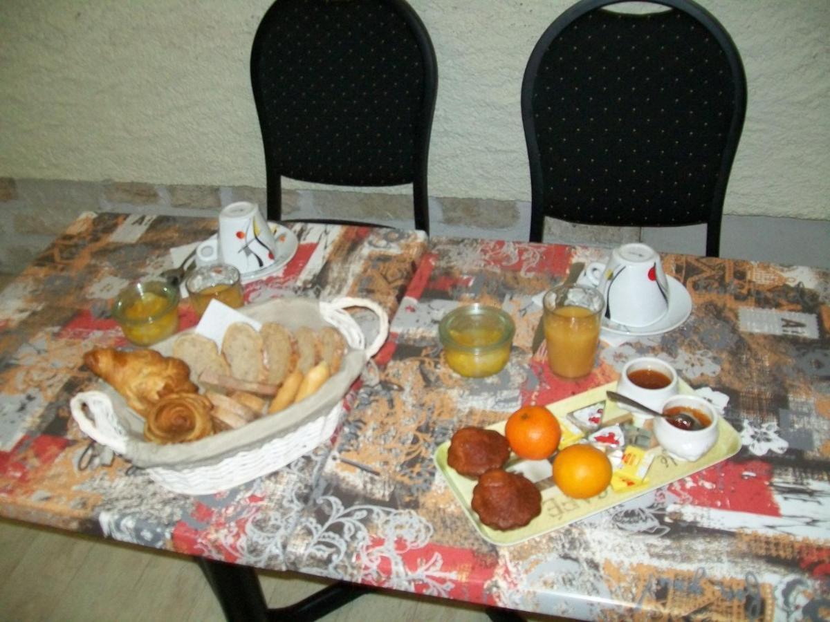 Hotel Au Charme Du Levat Saint Paul de Loubressac Dış mekan fotoğraf