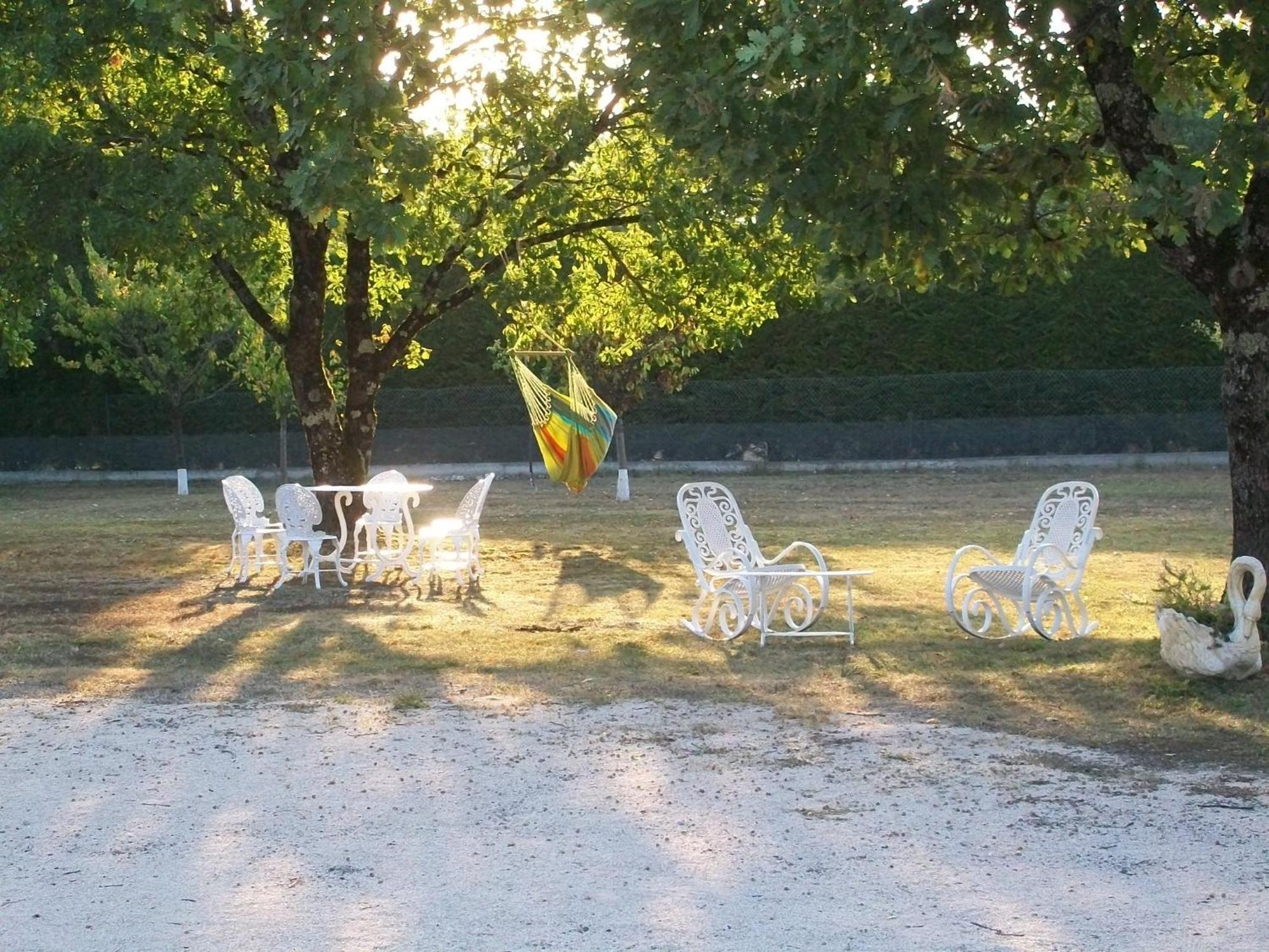 Hotel Au Charme Du Levat Saint Paul de Loubressac Dış mekan fotoğraf