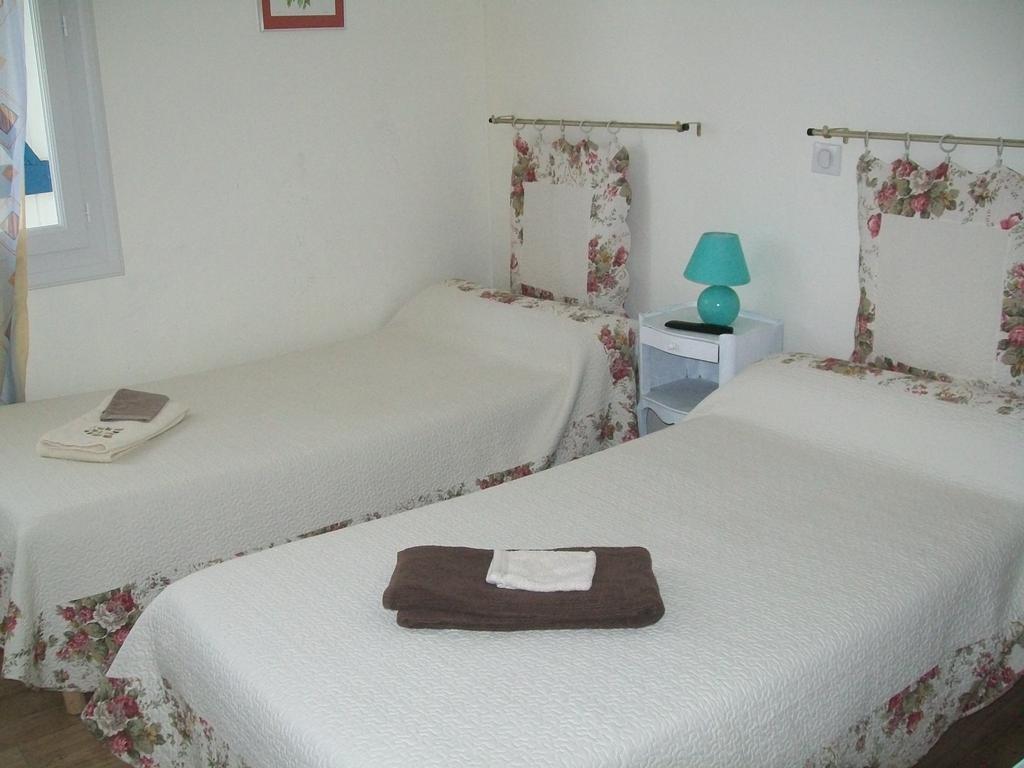 Hotel Au Charme Du Levat Saint Paul de Loubressac Oda fotoğraf